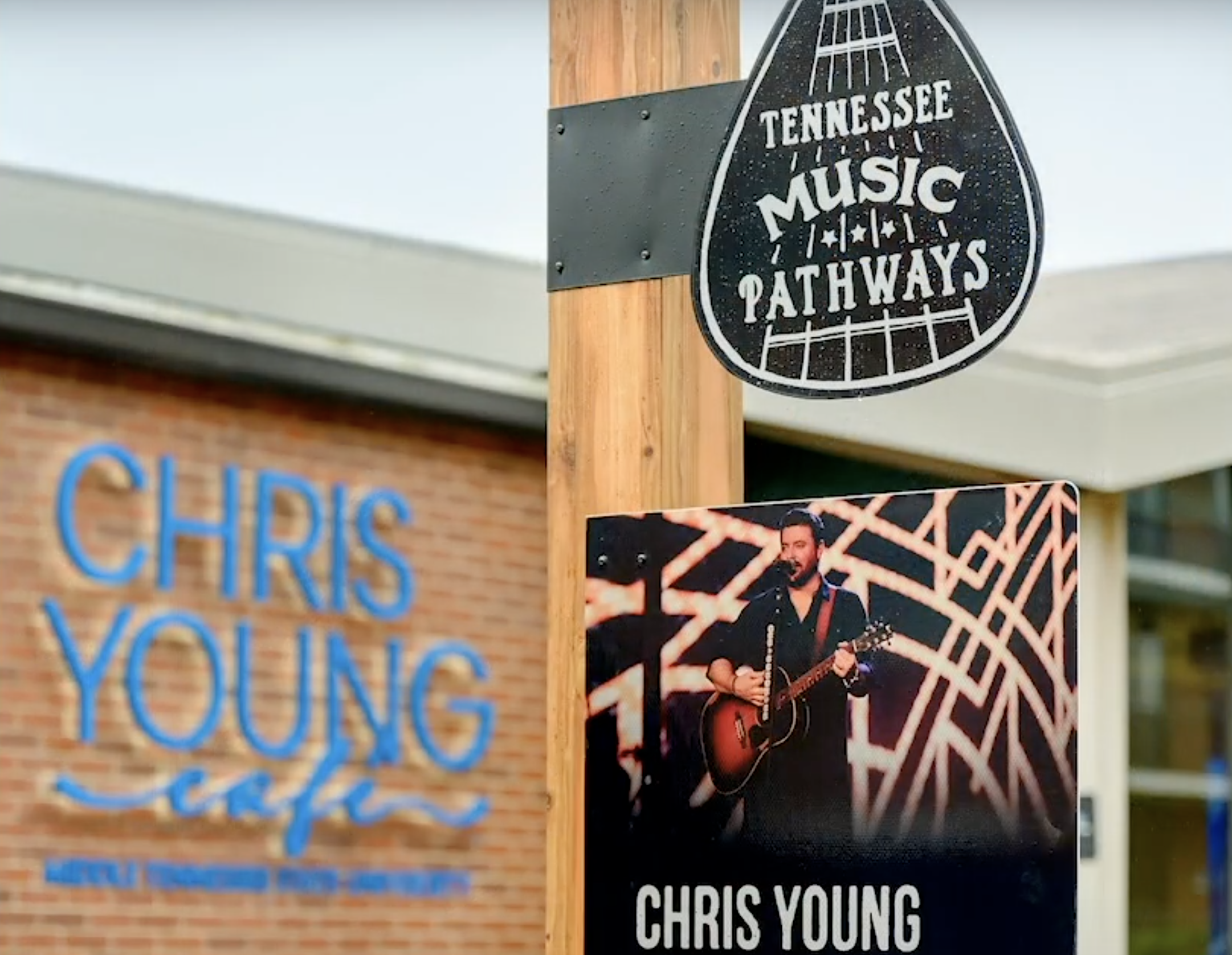 Chris Young Cafe Picture