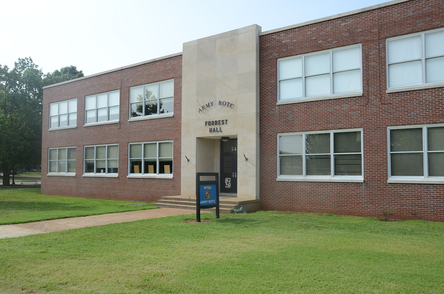 Panel to study Forrest Hall name